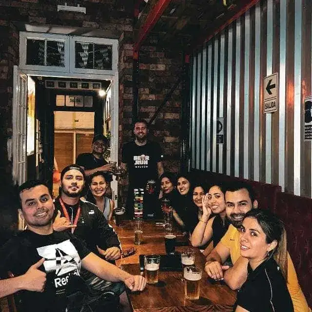 Cerveza artesanal de barril tirada en La Cervecería Miraflores