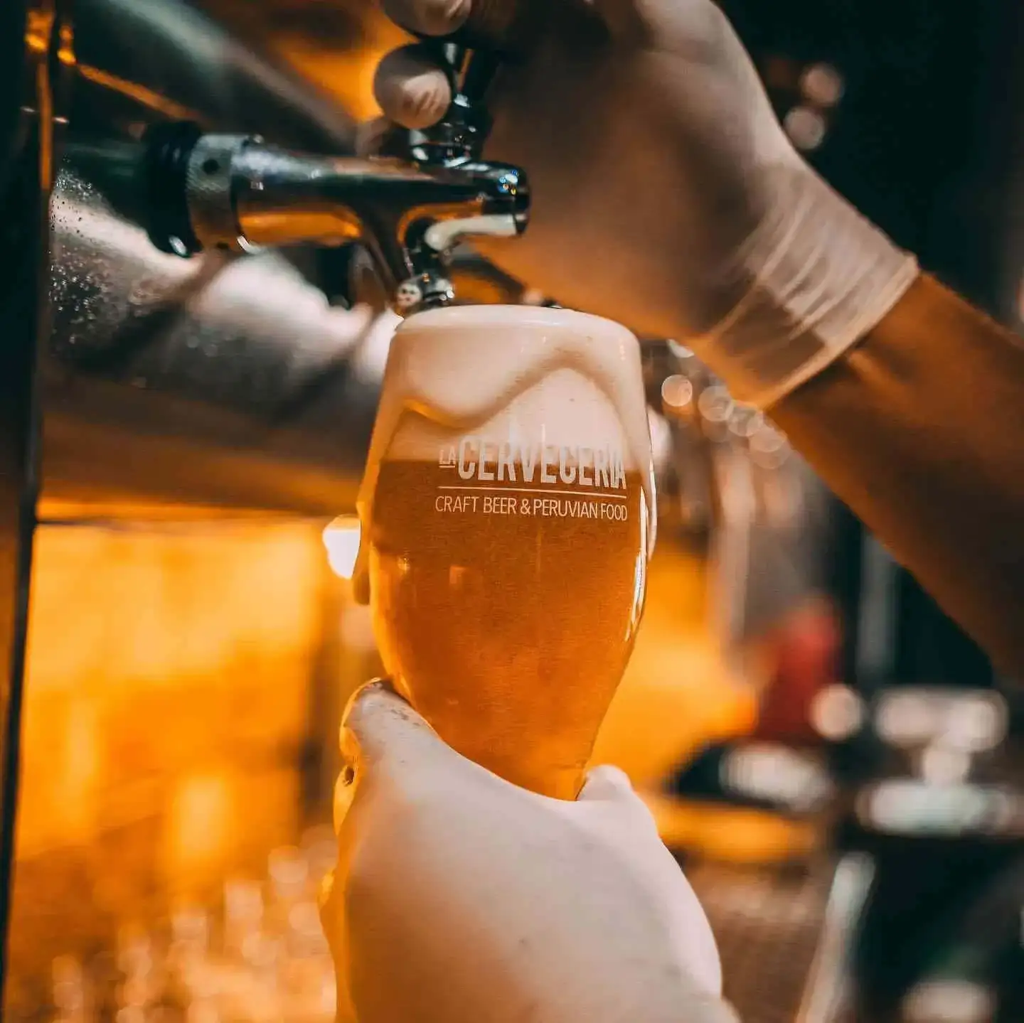Chopp de cerveza artesanal en el mejor bar en Miraflores